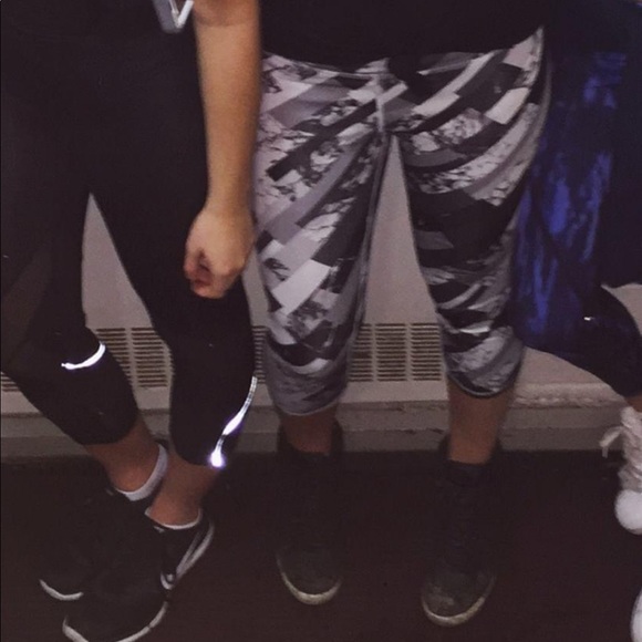 Black/White/Grey Patterned Marc NY Crop Legging - Picture 2 of 4